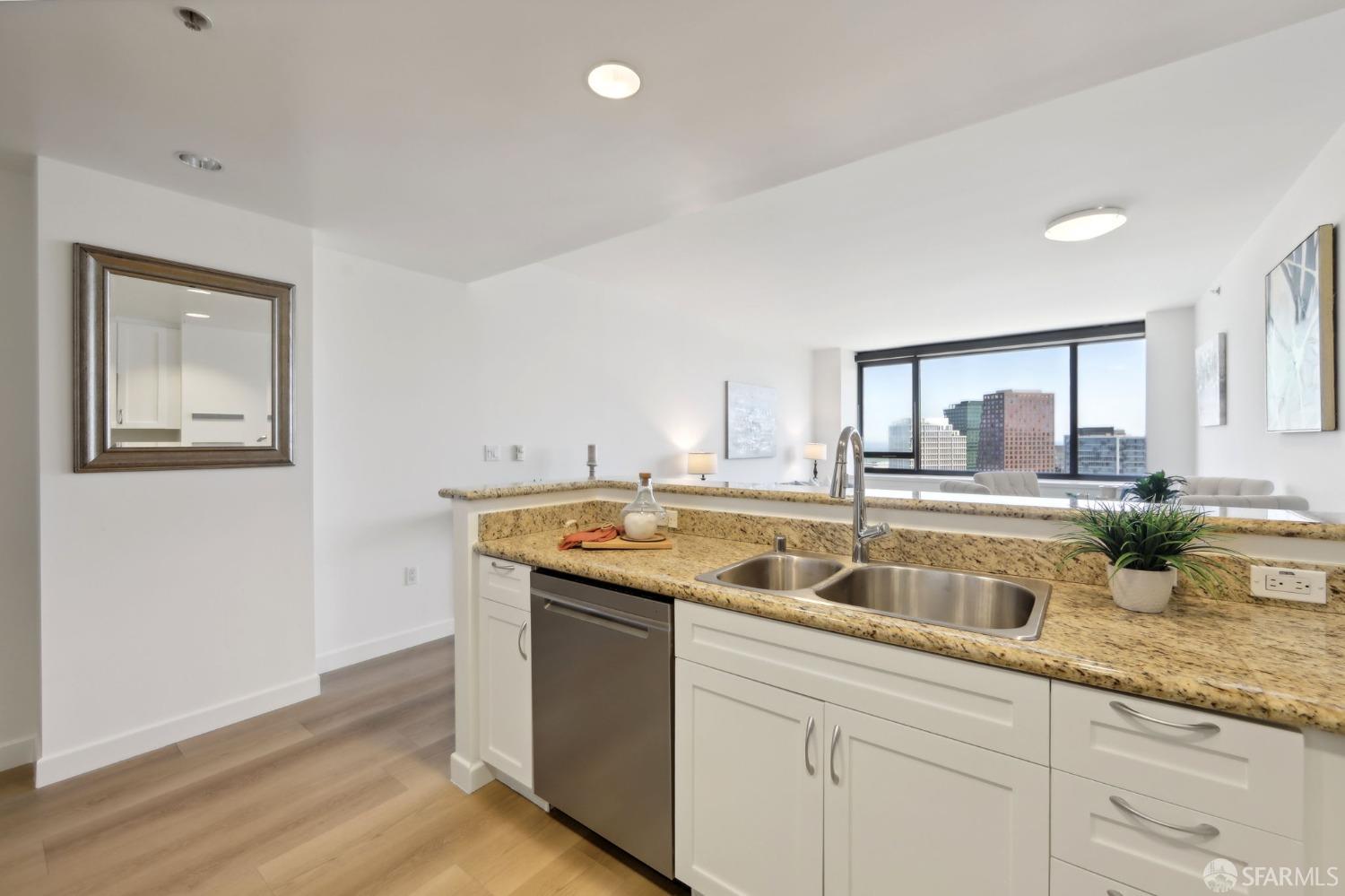 250 King Street # 1612