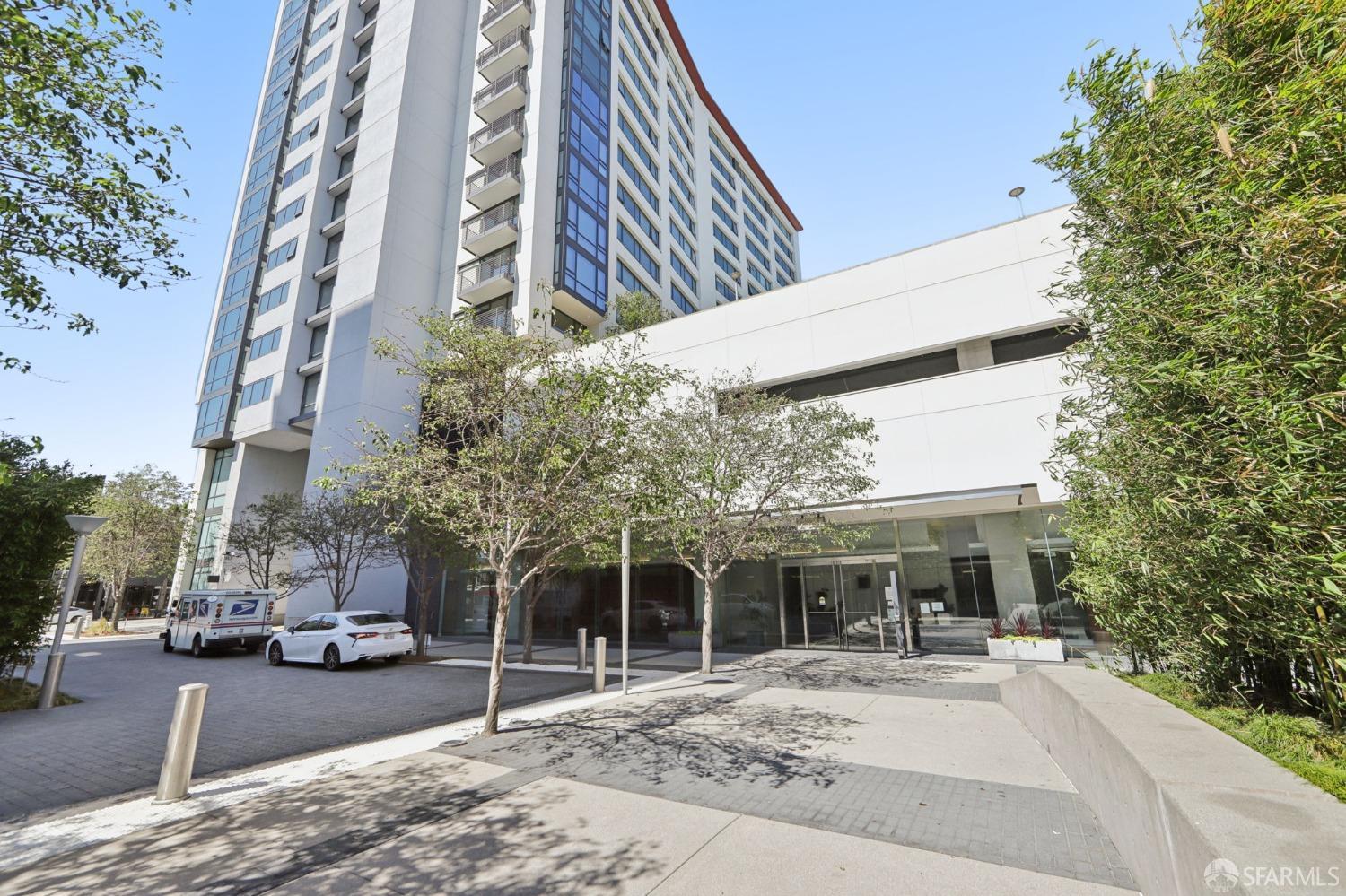 250 King Street # 1612