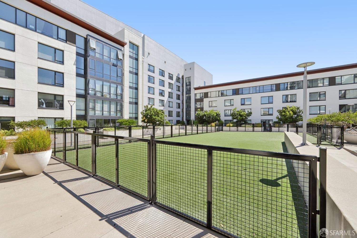 250 King Street # 1612