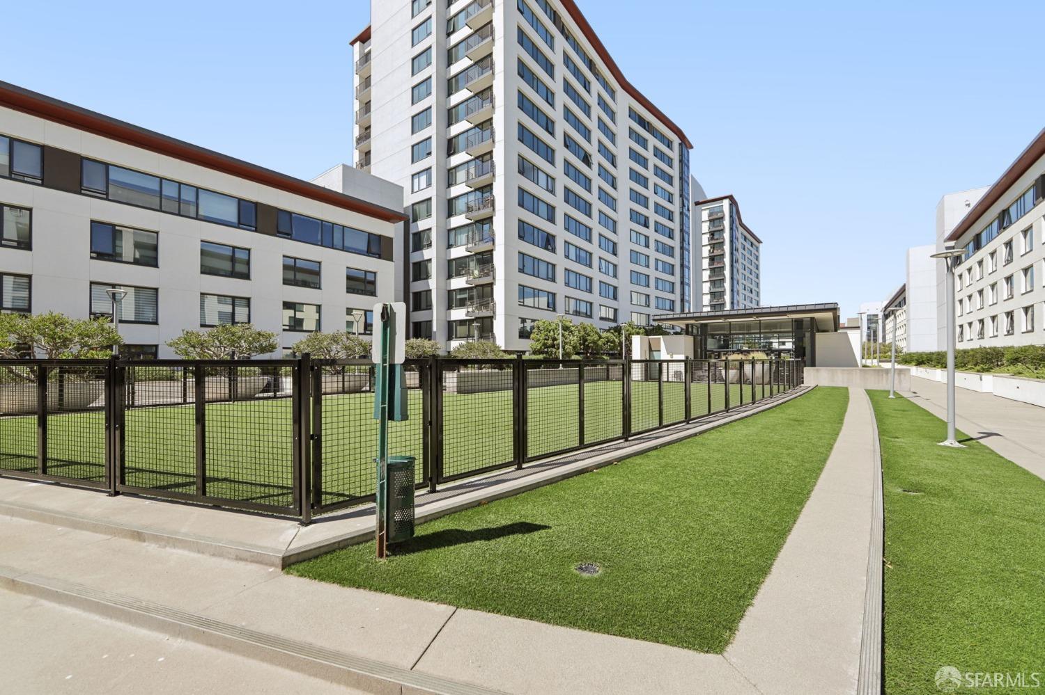 250 King Street # 1612