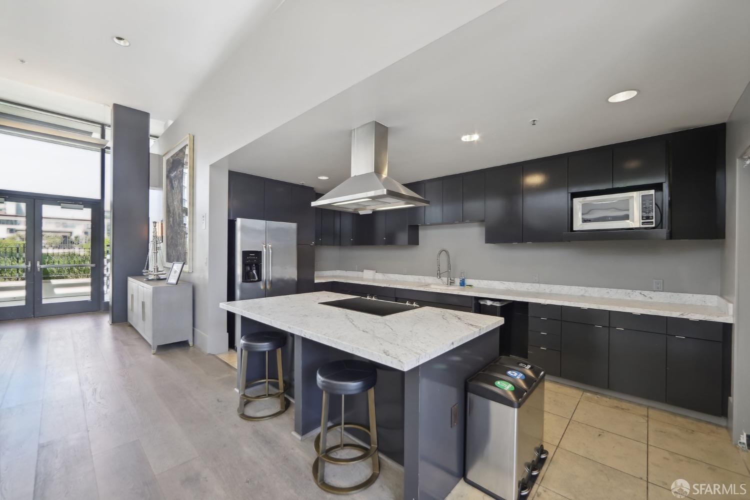 250 King Street # 1612