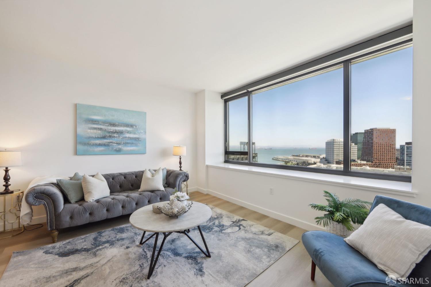 250 King Street # 1612