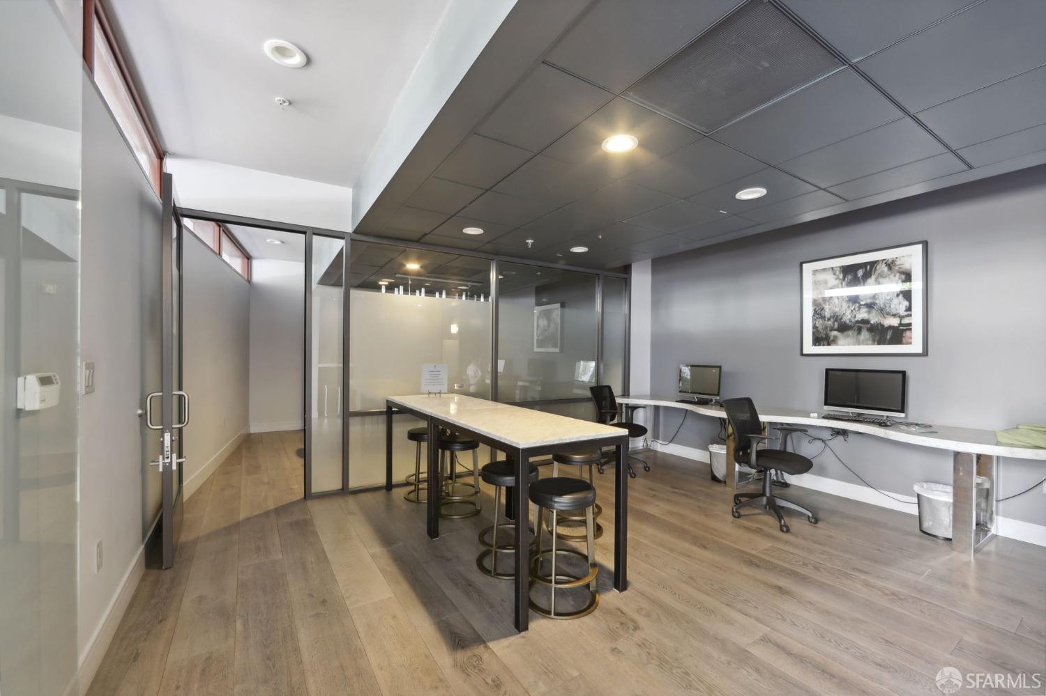 250 King Street # 1612
