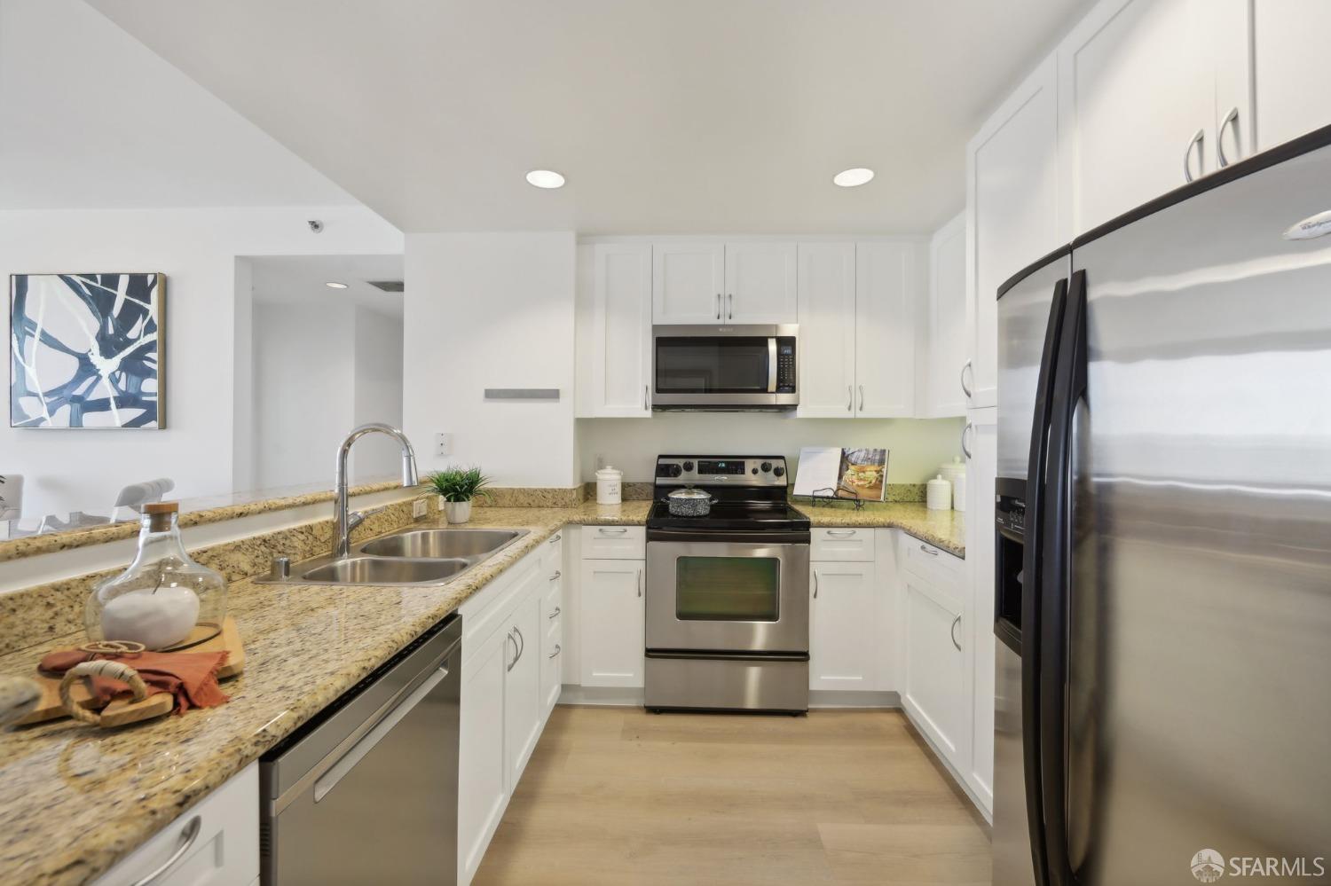250 King Street # 1612