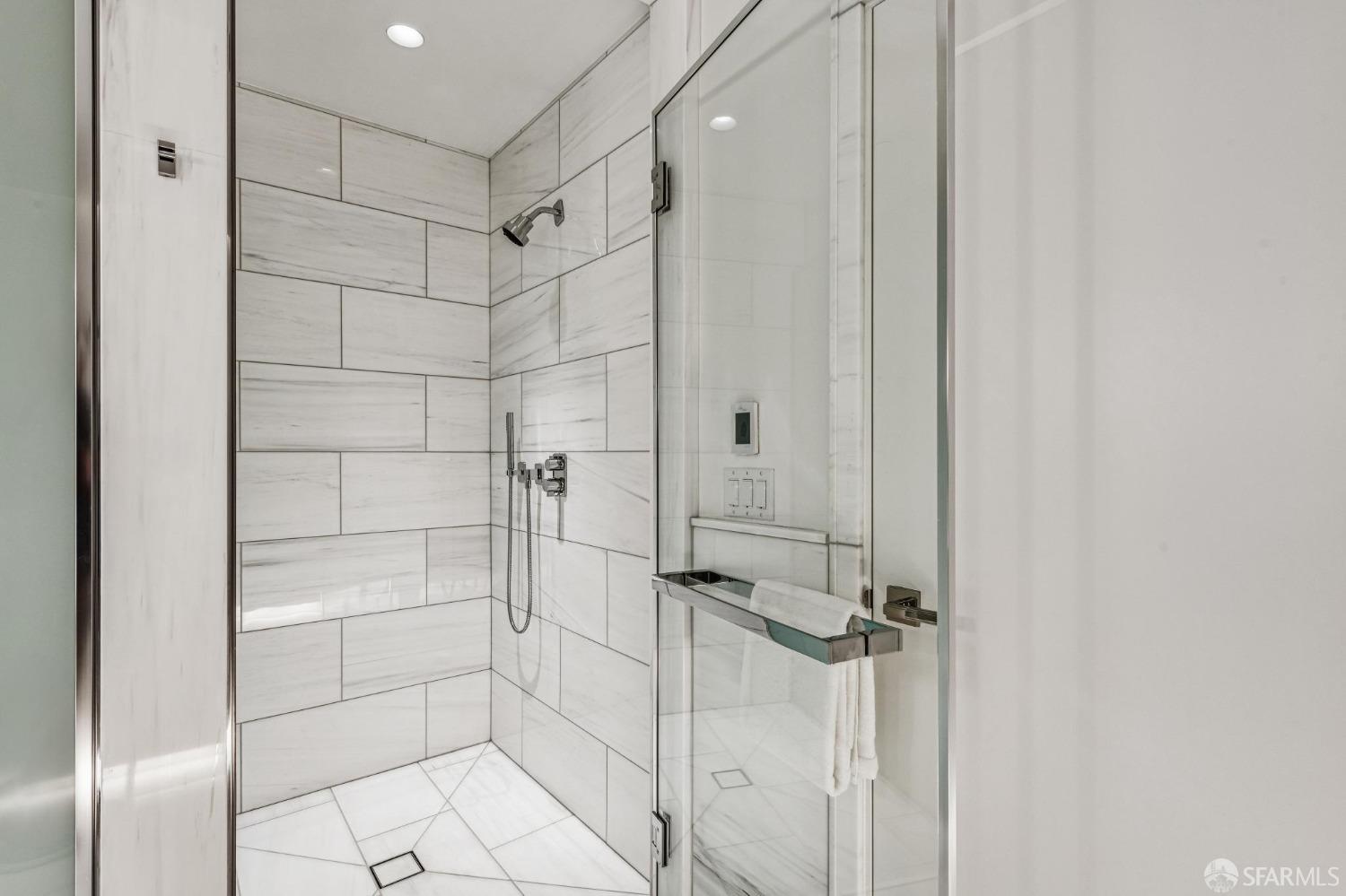 875 California Street # 1 Unit: PH 1