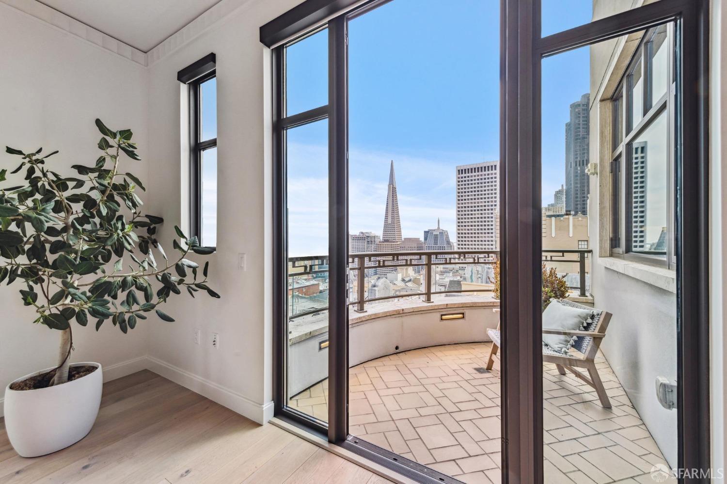 875 California Street # 1 Unit: PH 1