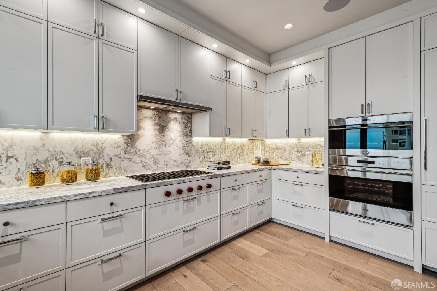 875 California Street # 1 Unit: PH 1