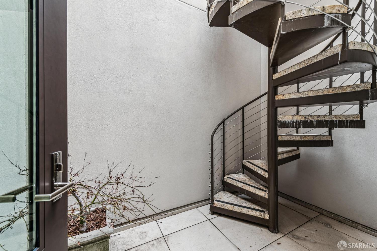 875 California Street # 1 Unit: PH 1