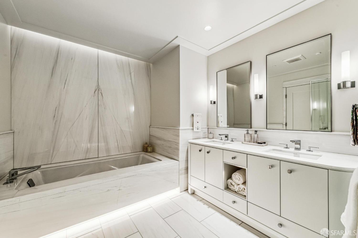 875 California Street # 1 Unit: PH 1