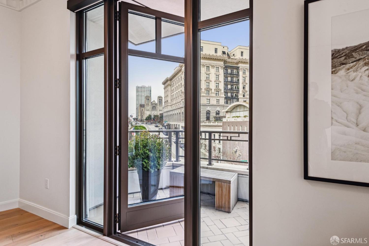 875 California Street # 1 Unit: PH 1