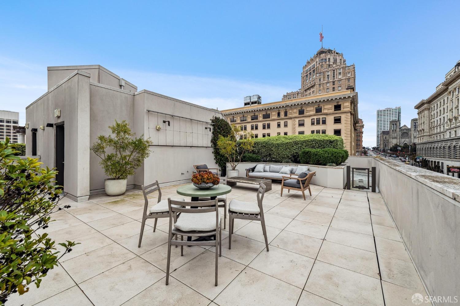 875 California Street # 1 Unit: PH 1