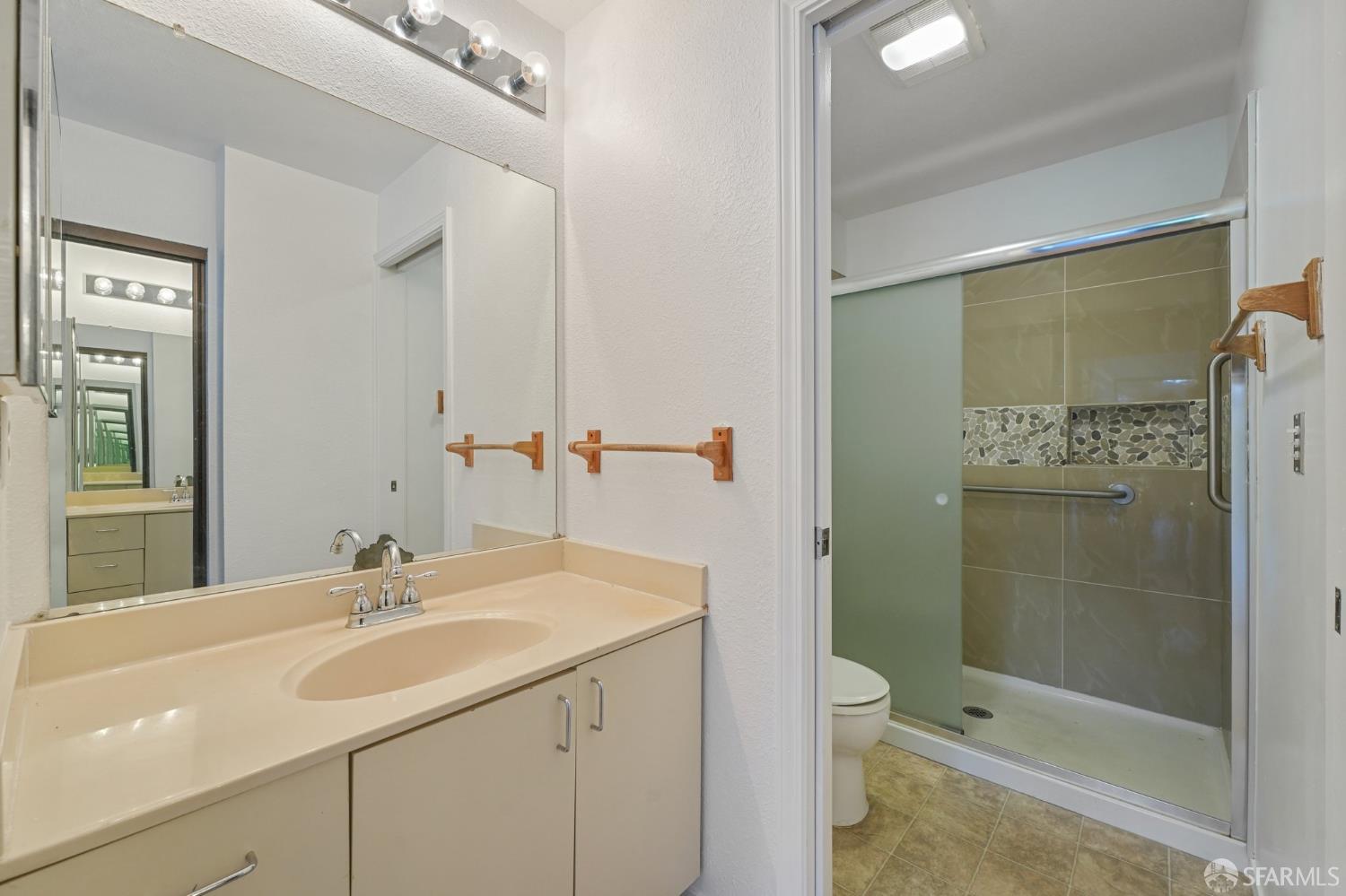 920 Mission Road # 15