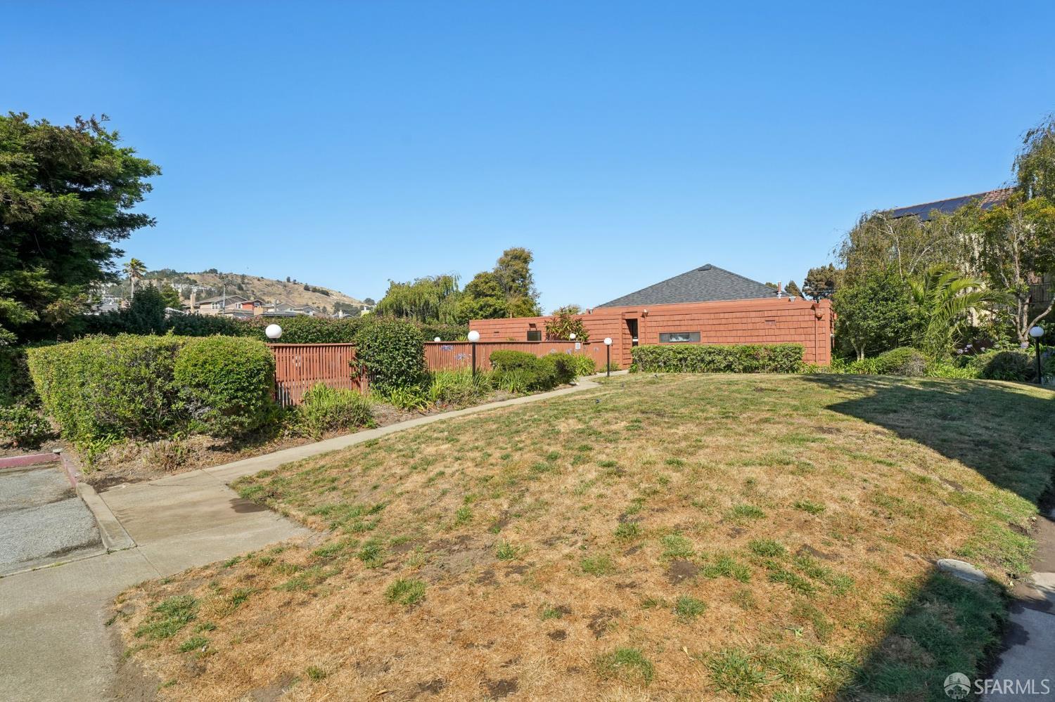 920 Mission Road # 15