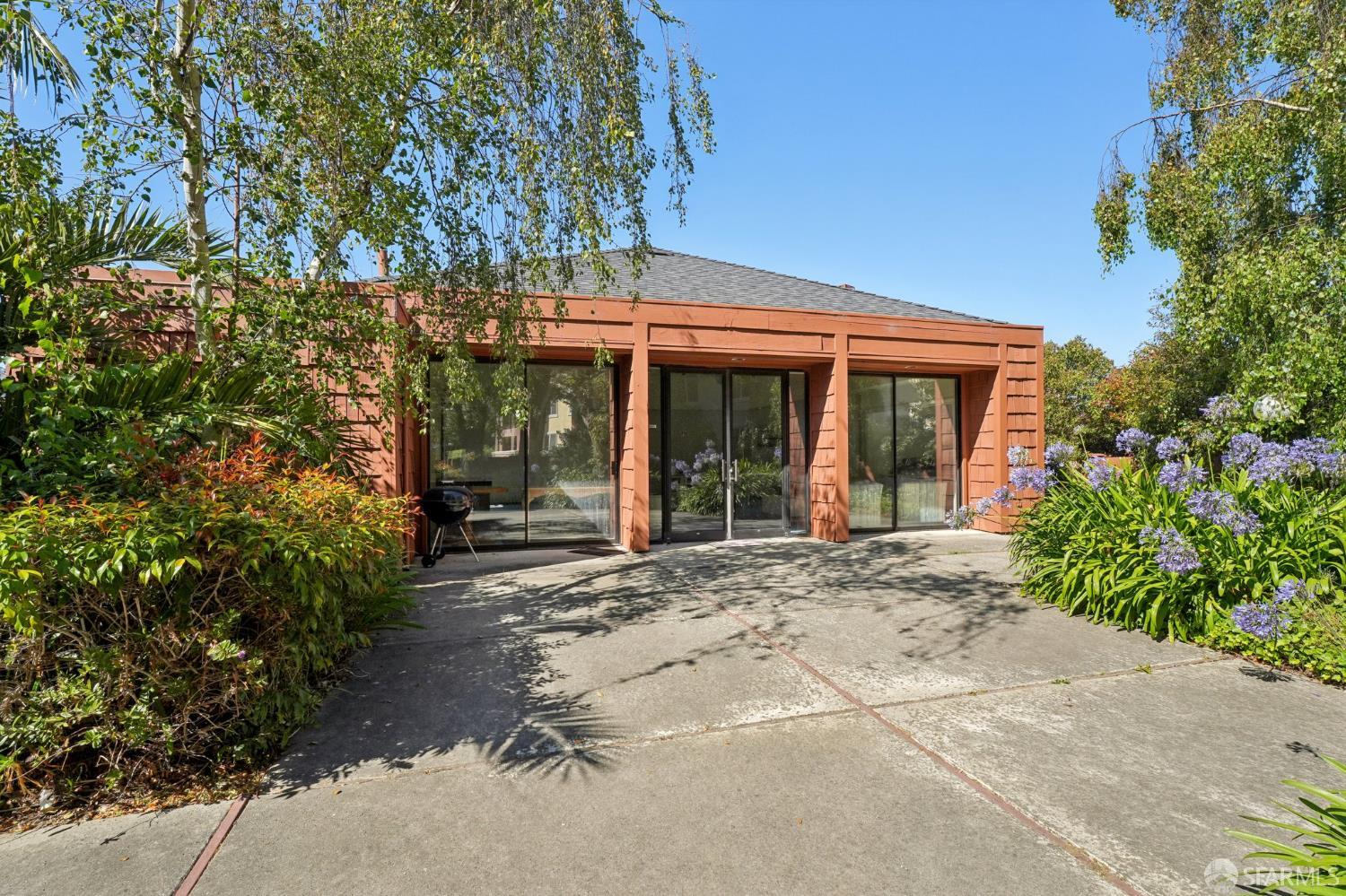 920 Mission Road # 15