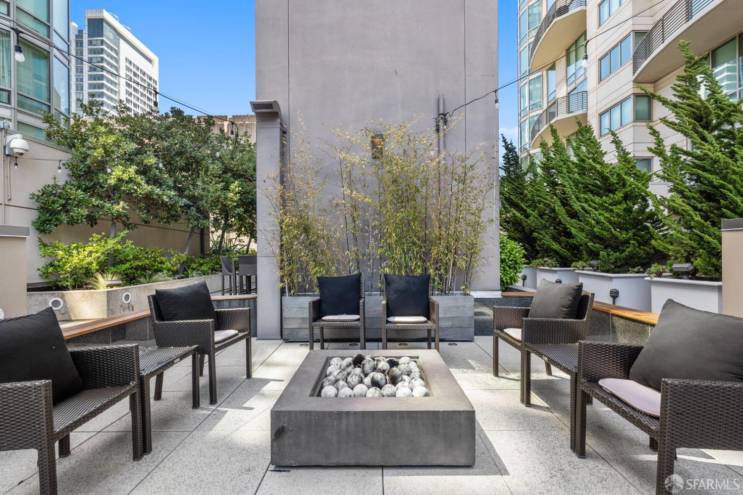 333 1st Street # N1404