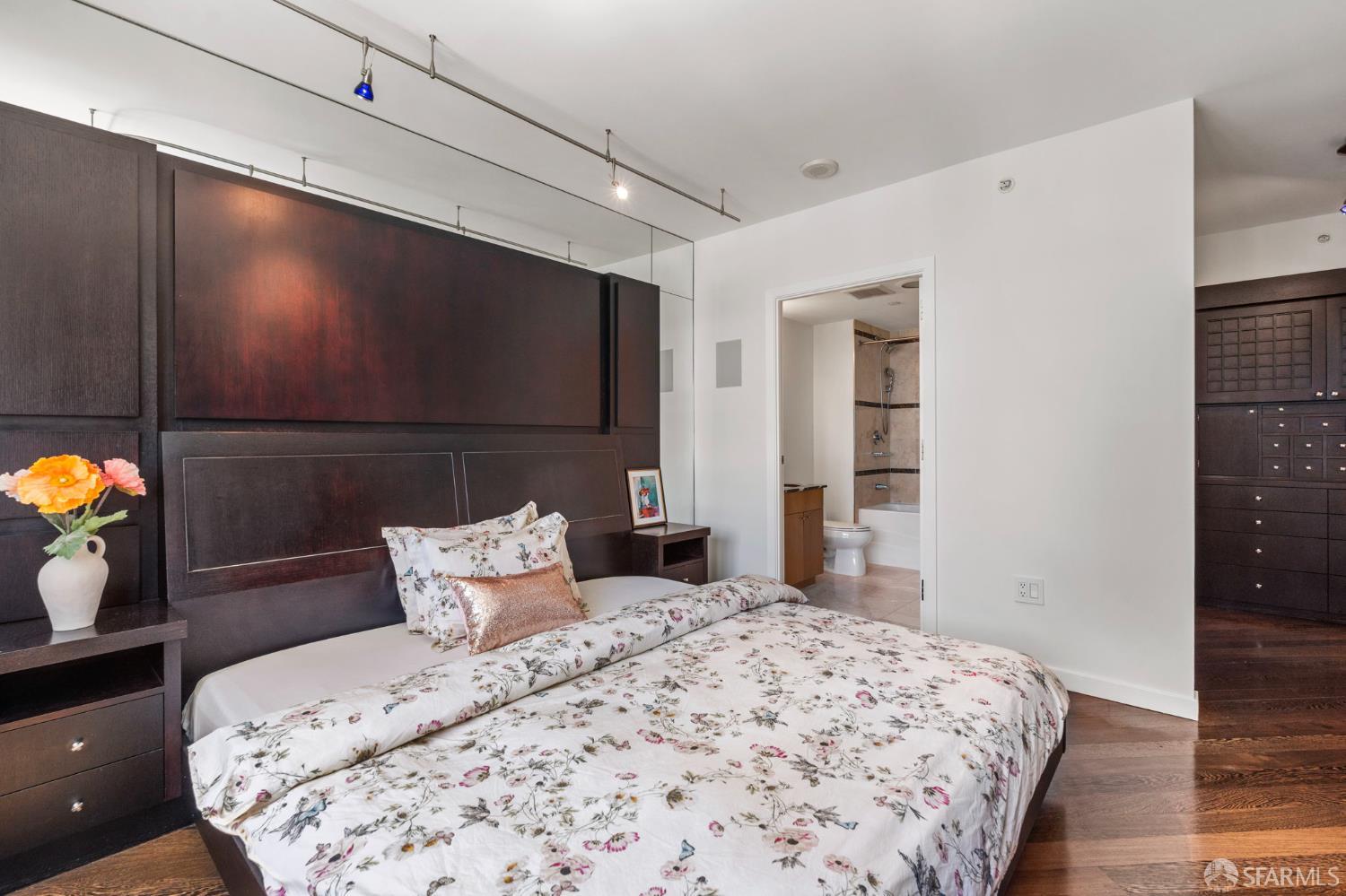 333 1st Street # N1404