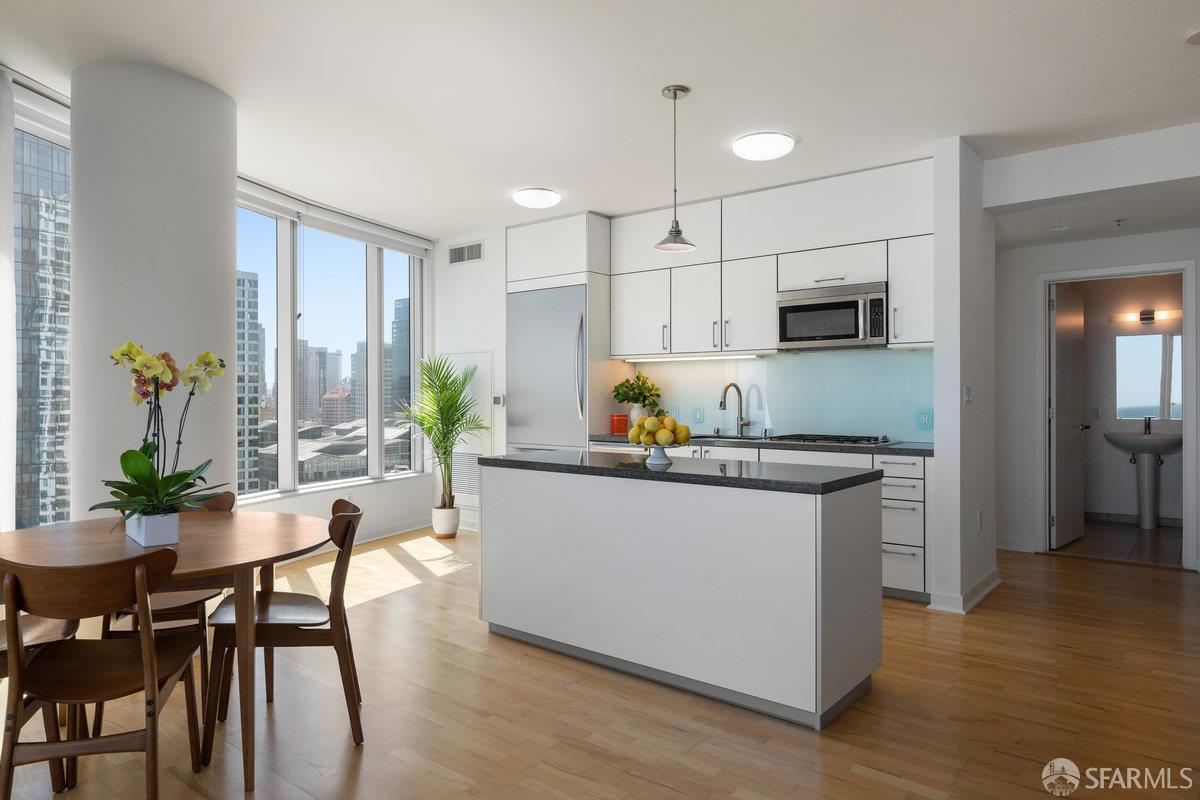 301 Main Street # 24F