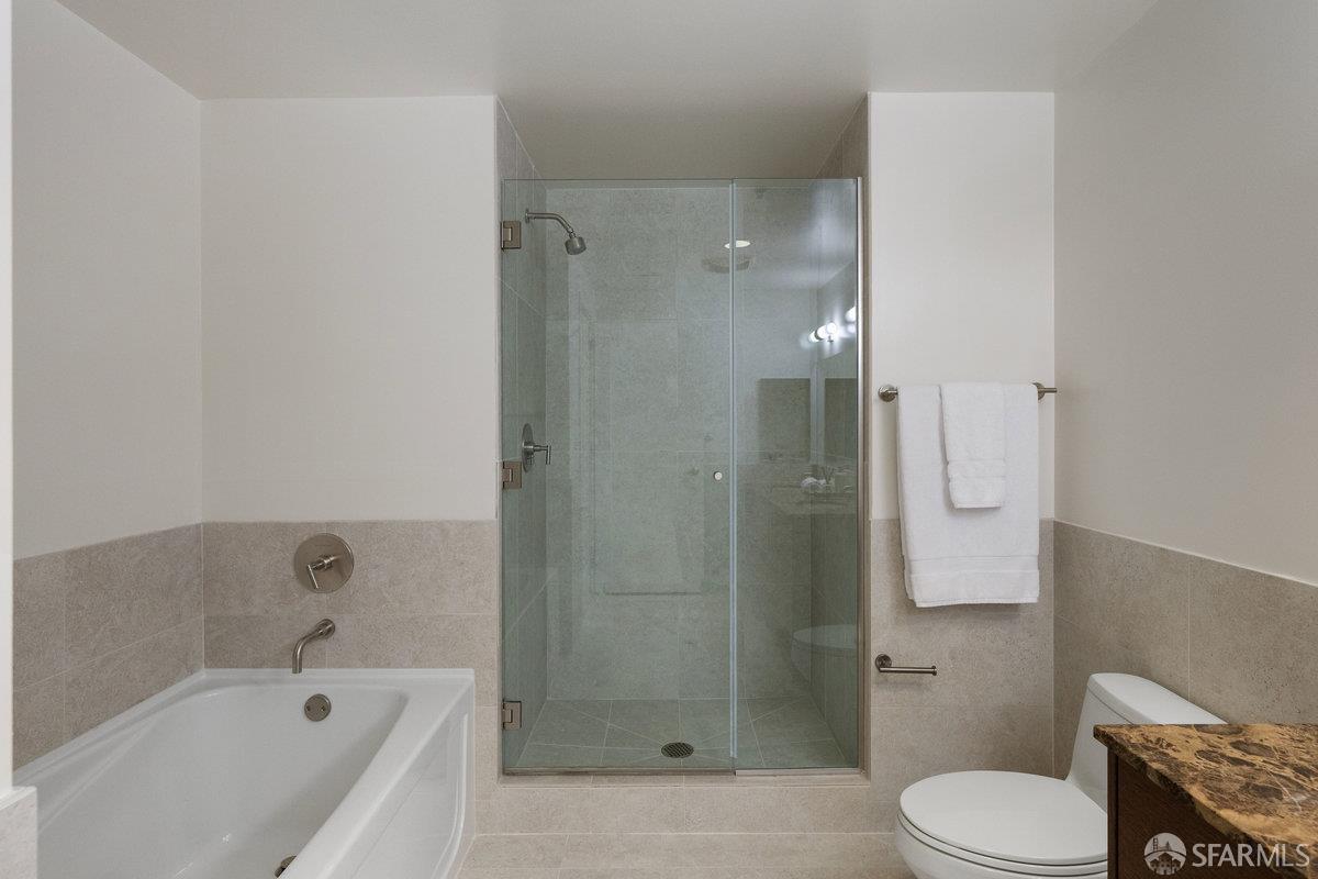 301 Main Street # 24F