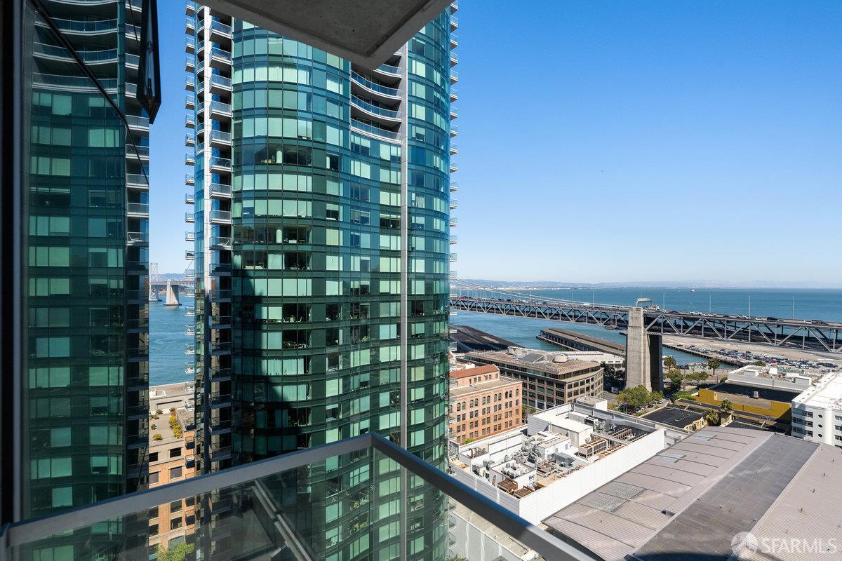 301 Main Street # 24F