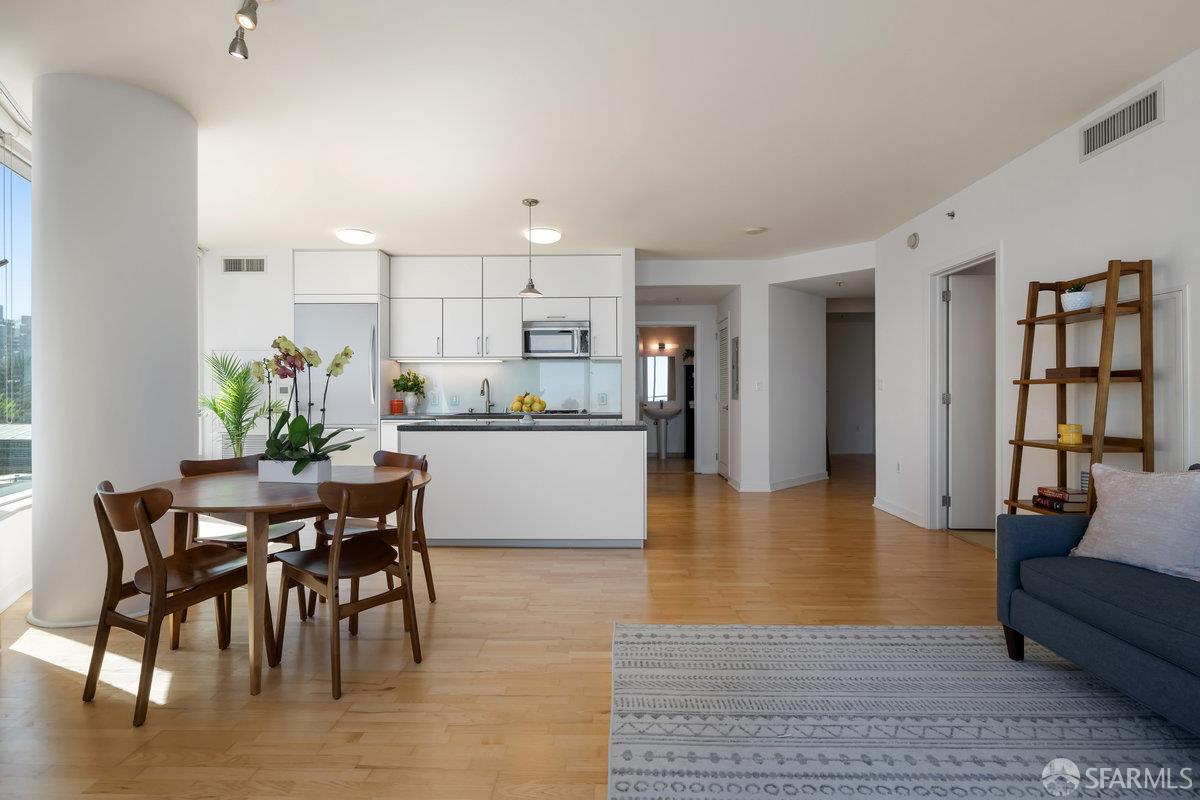 301 Main Street # 24F