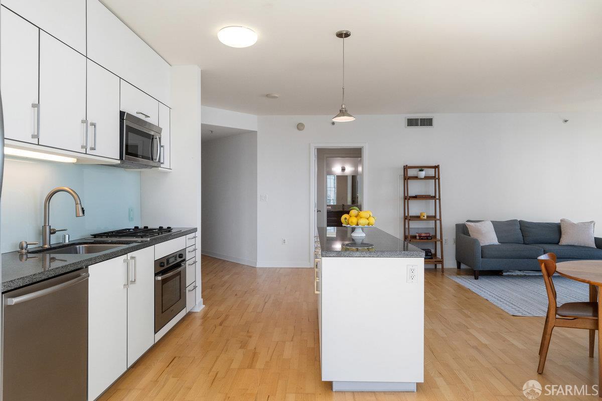 301 Main Street # 24F