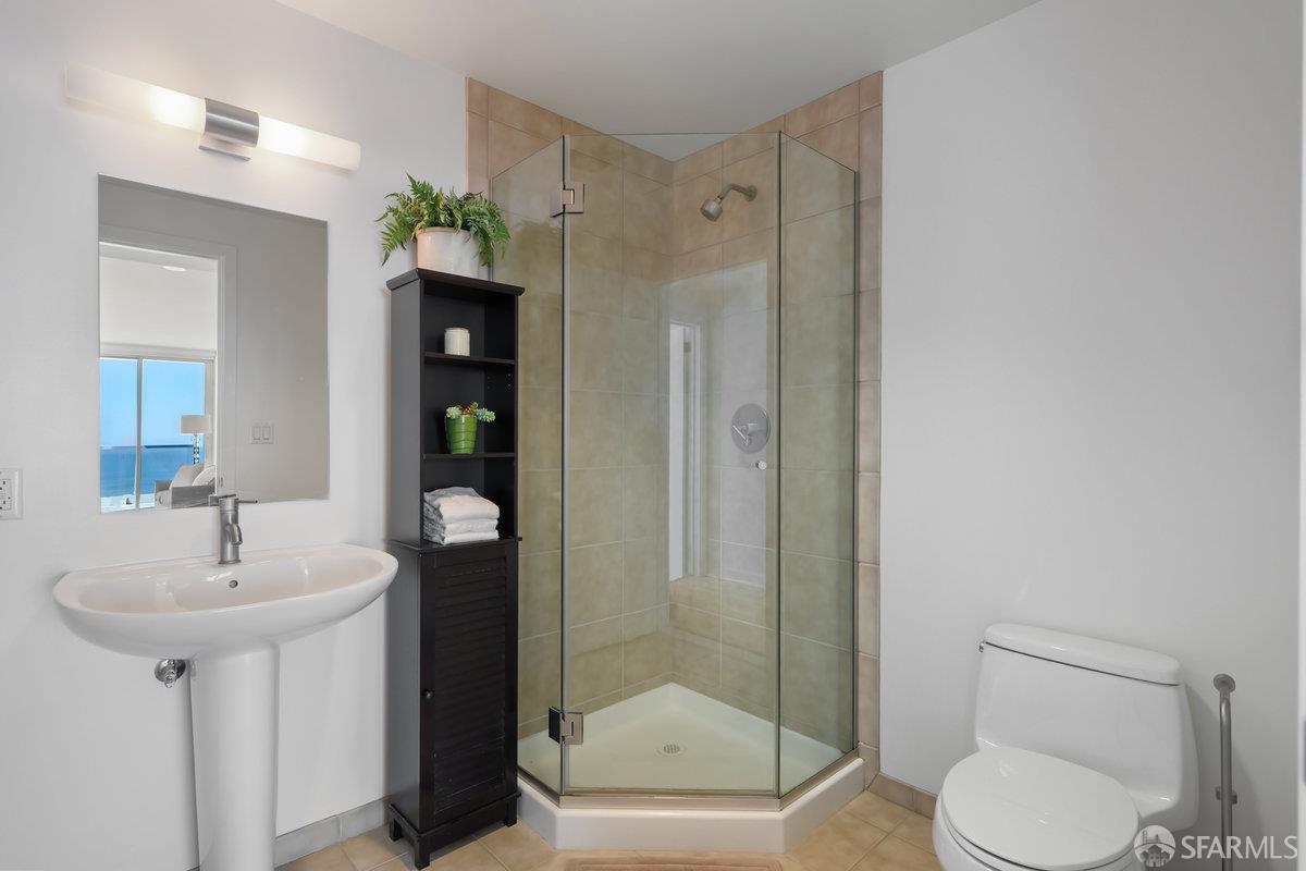 301 Main Street # 24F