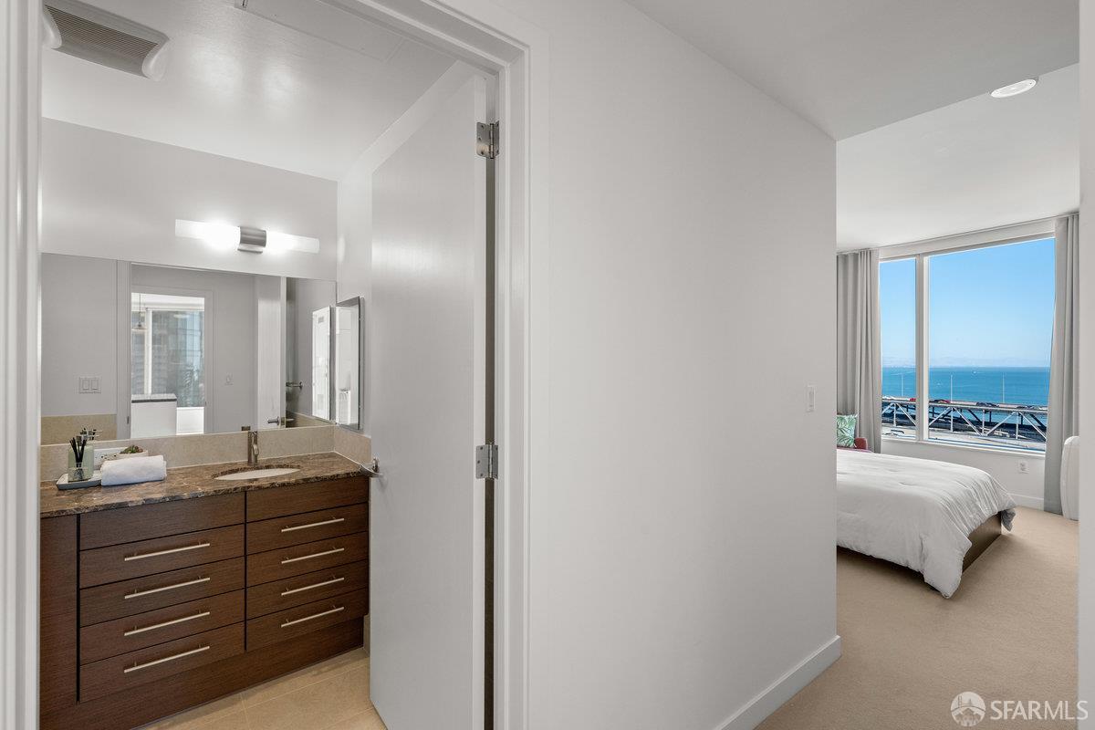 301 Main Street # 24F