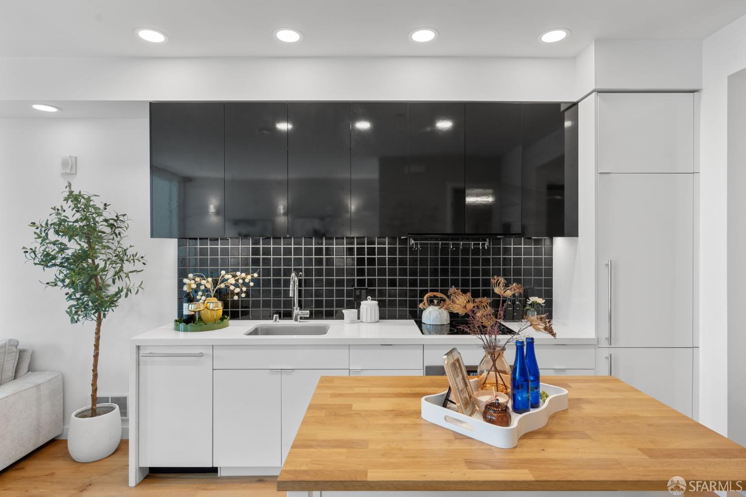 388 Fulton Street # 208