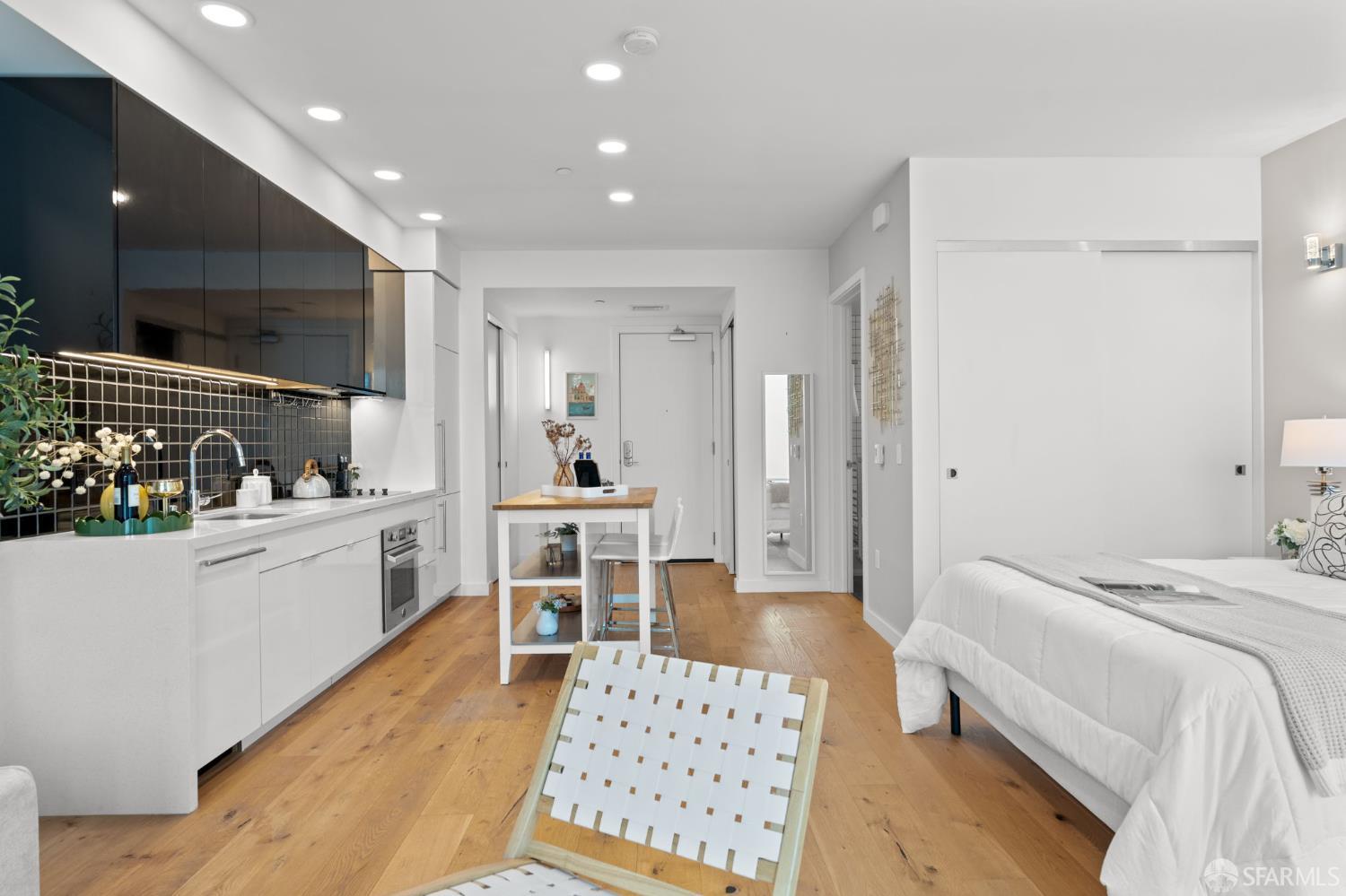 388 Fulton Street # 208