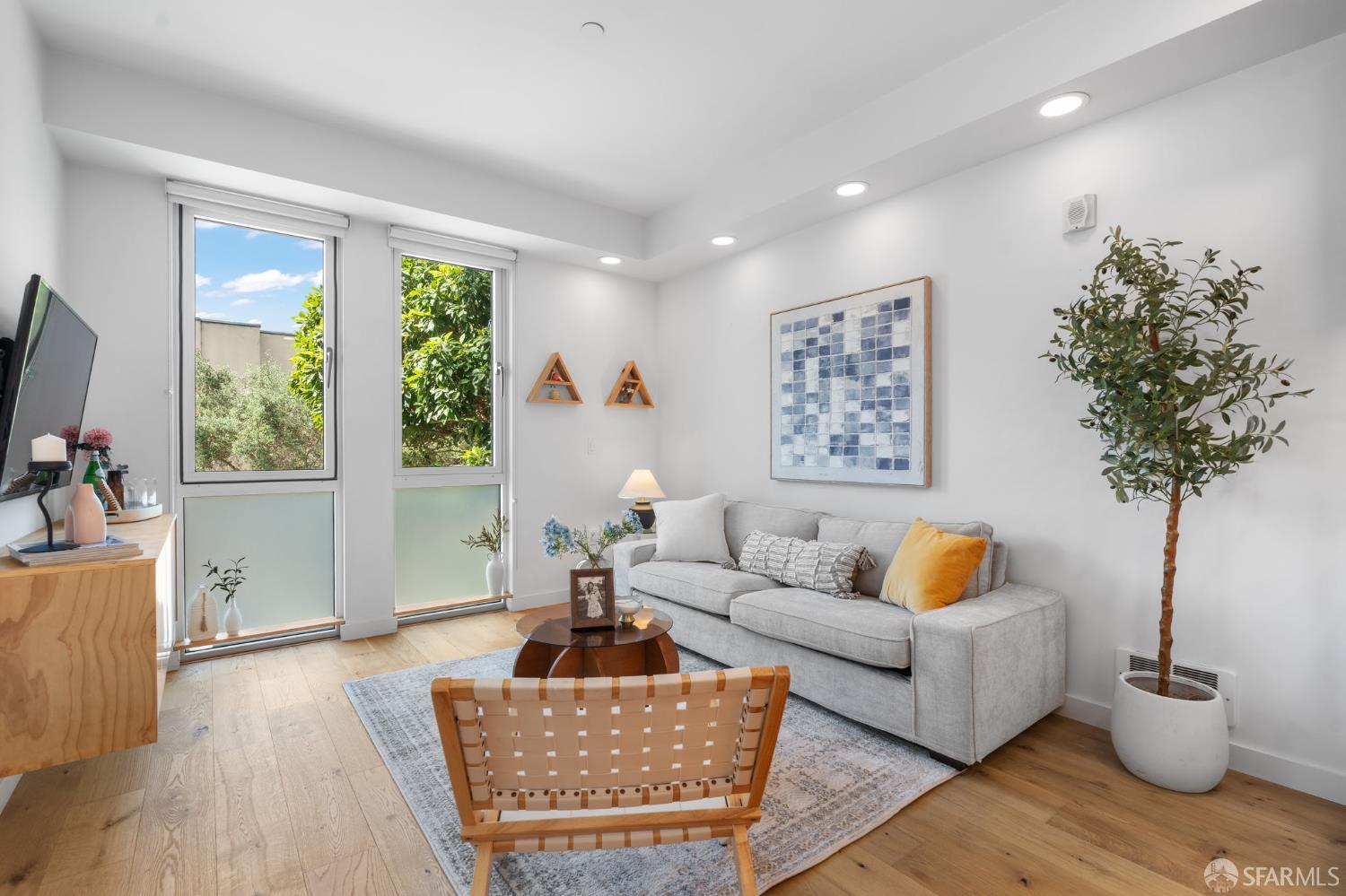 388 Fulton Street # 208