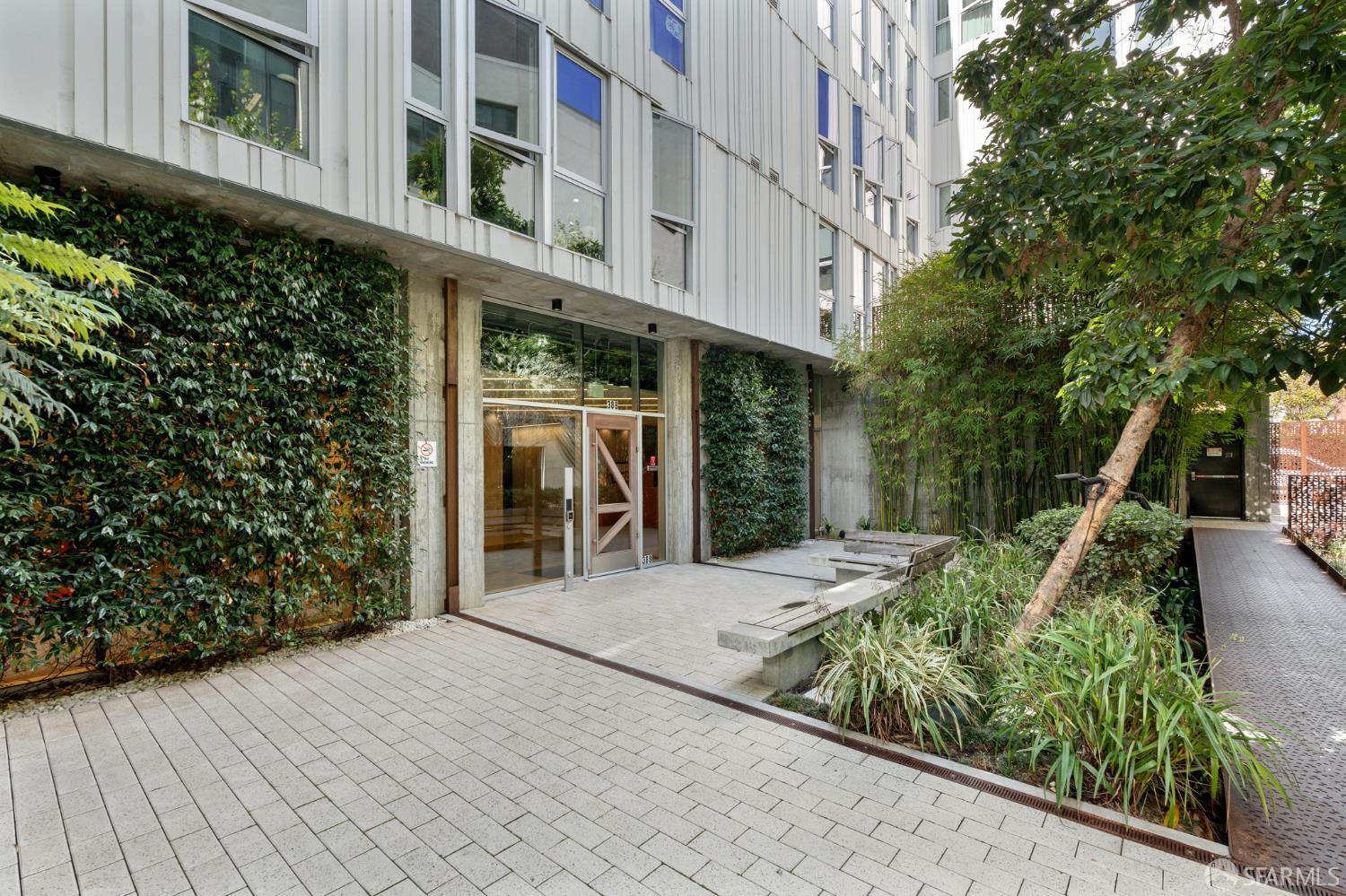 388 Fulton Street # 208