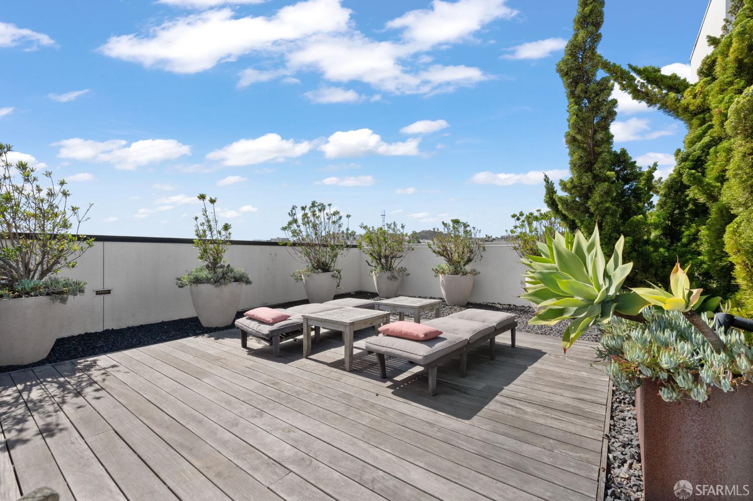 388 Fulton Street # 208