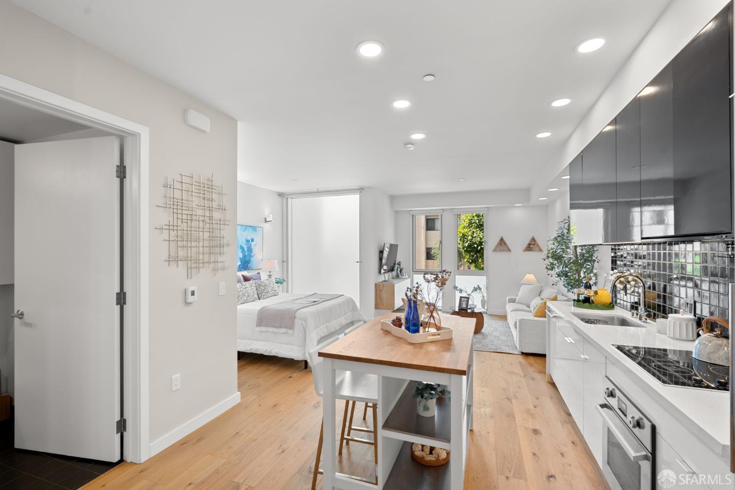 388 Fulton Street # 208