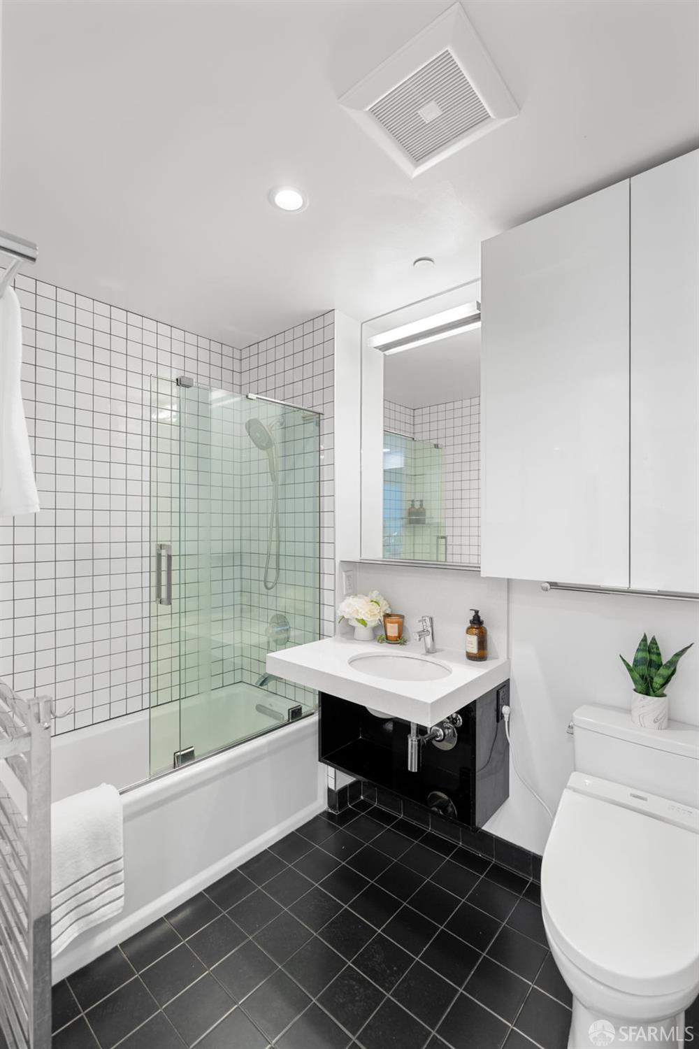 388 Fulton Street # 208