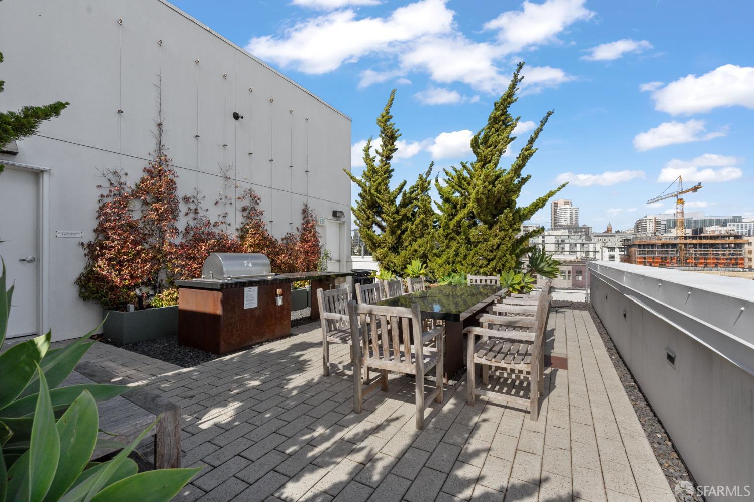 388 Fulton Street # 208