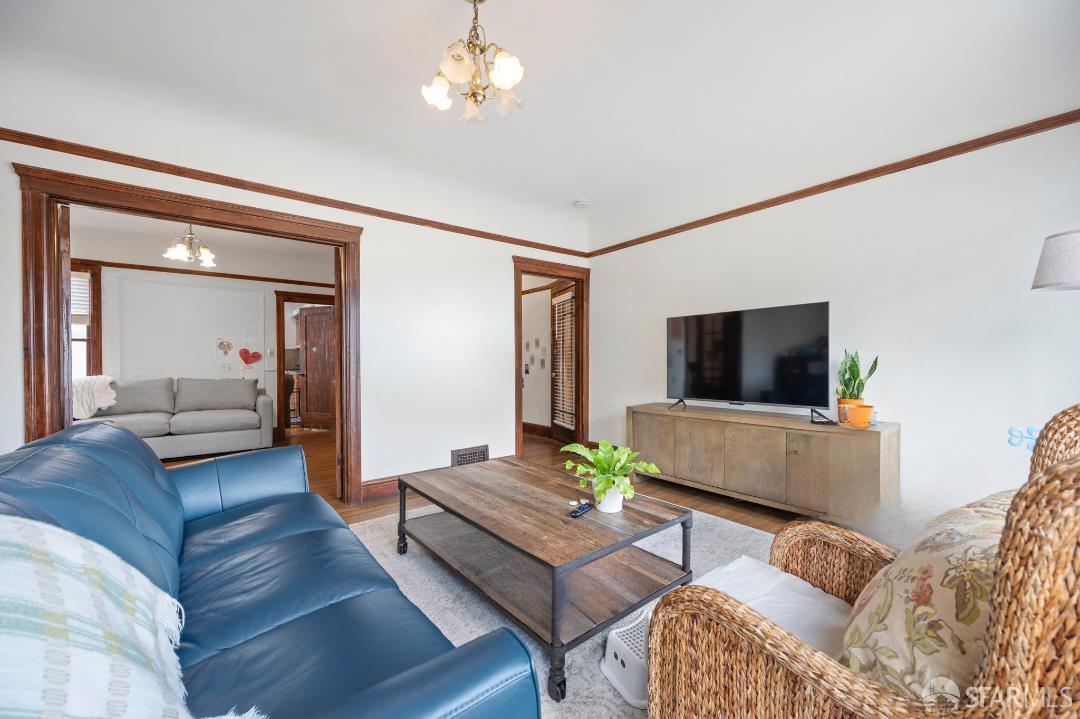 1523-1525 10th Avenue