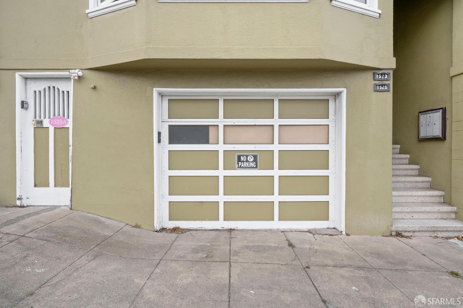 1523-1525 10th Avenue