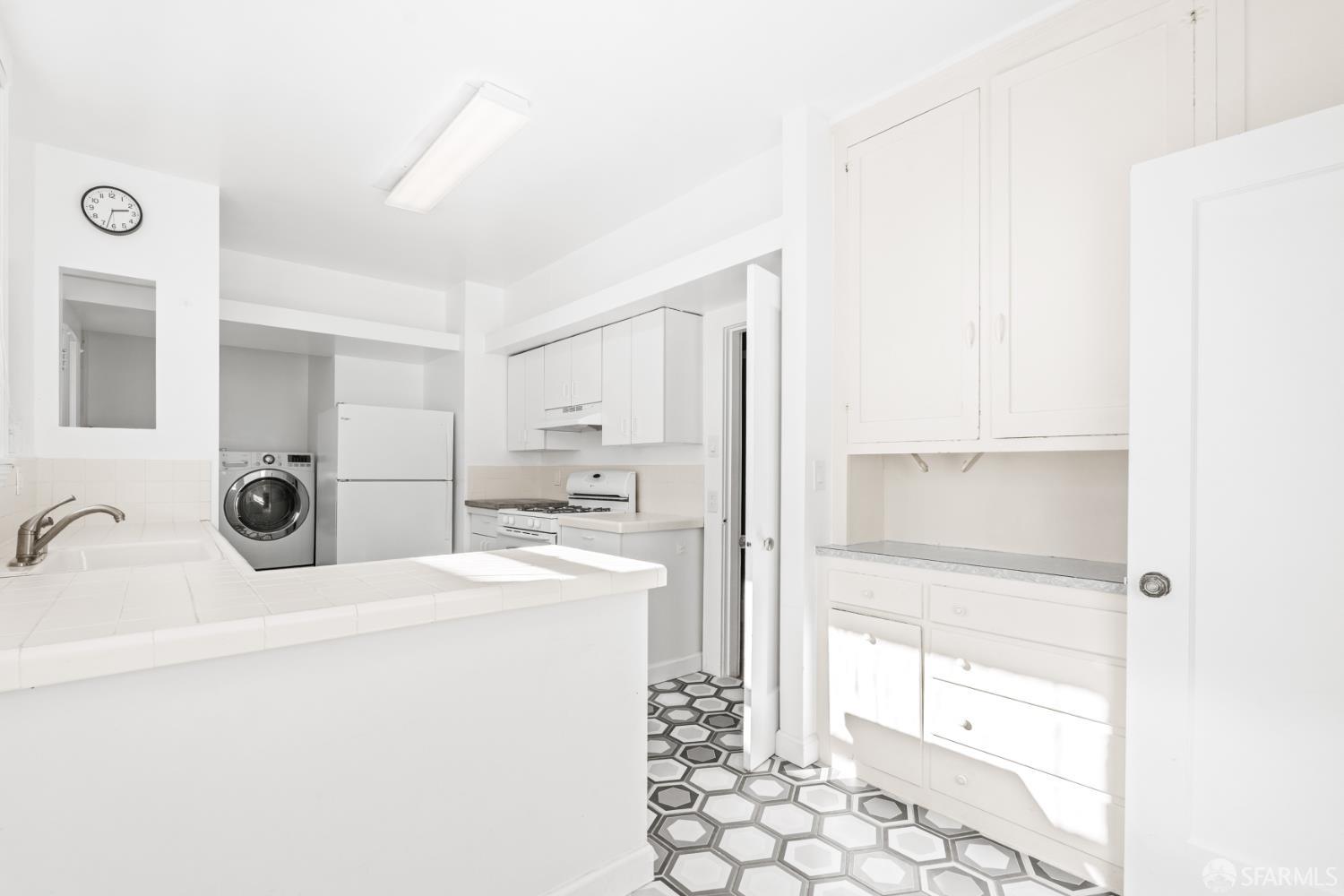 1523-1525 10th Avenue