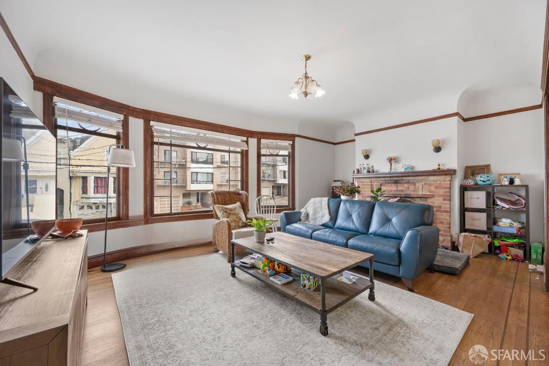 1523-1525 10th Avenue