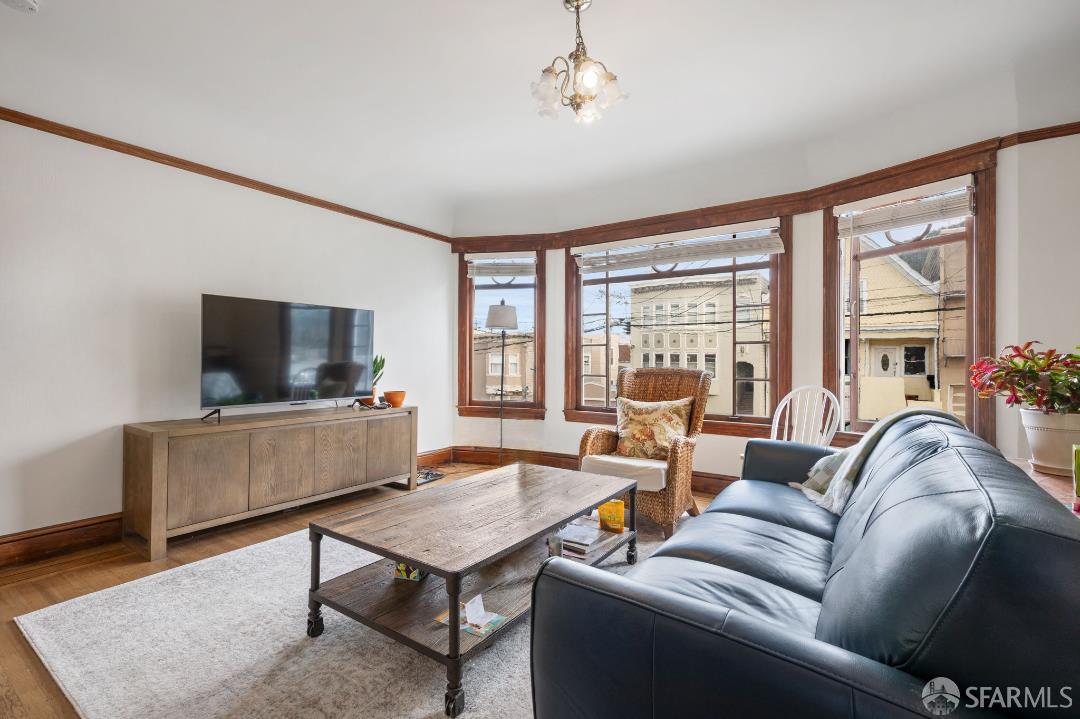 1523-1525 10th Avenue