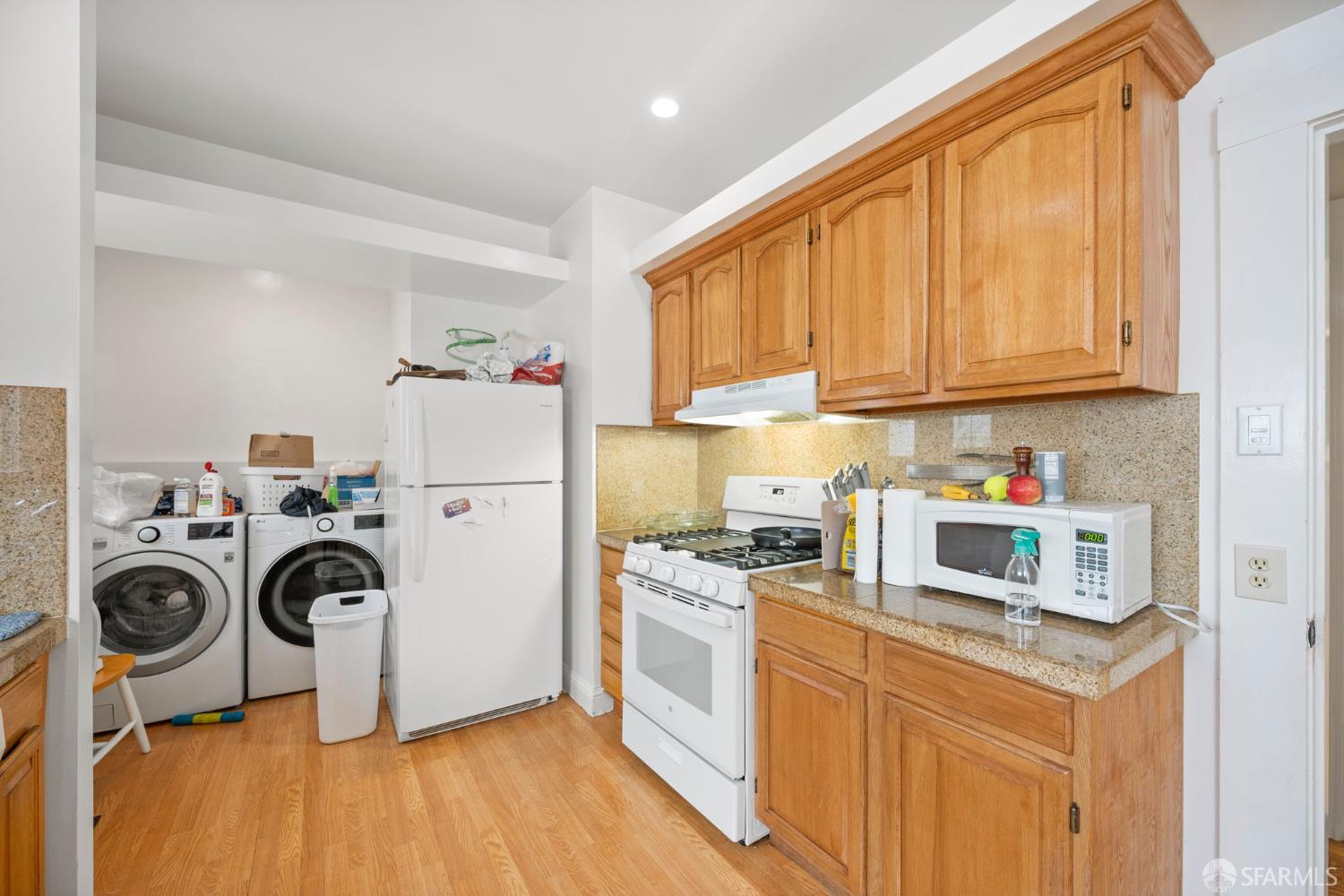 1523-1525 10th Avenue