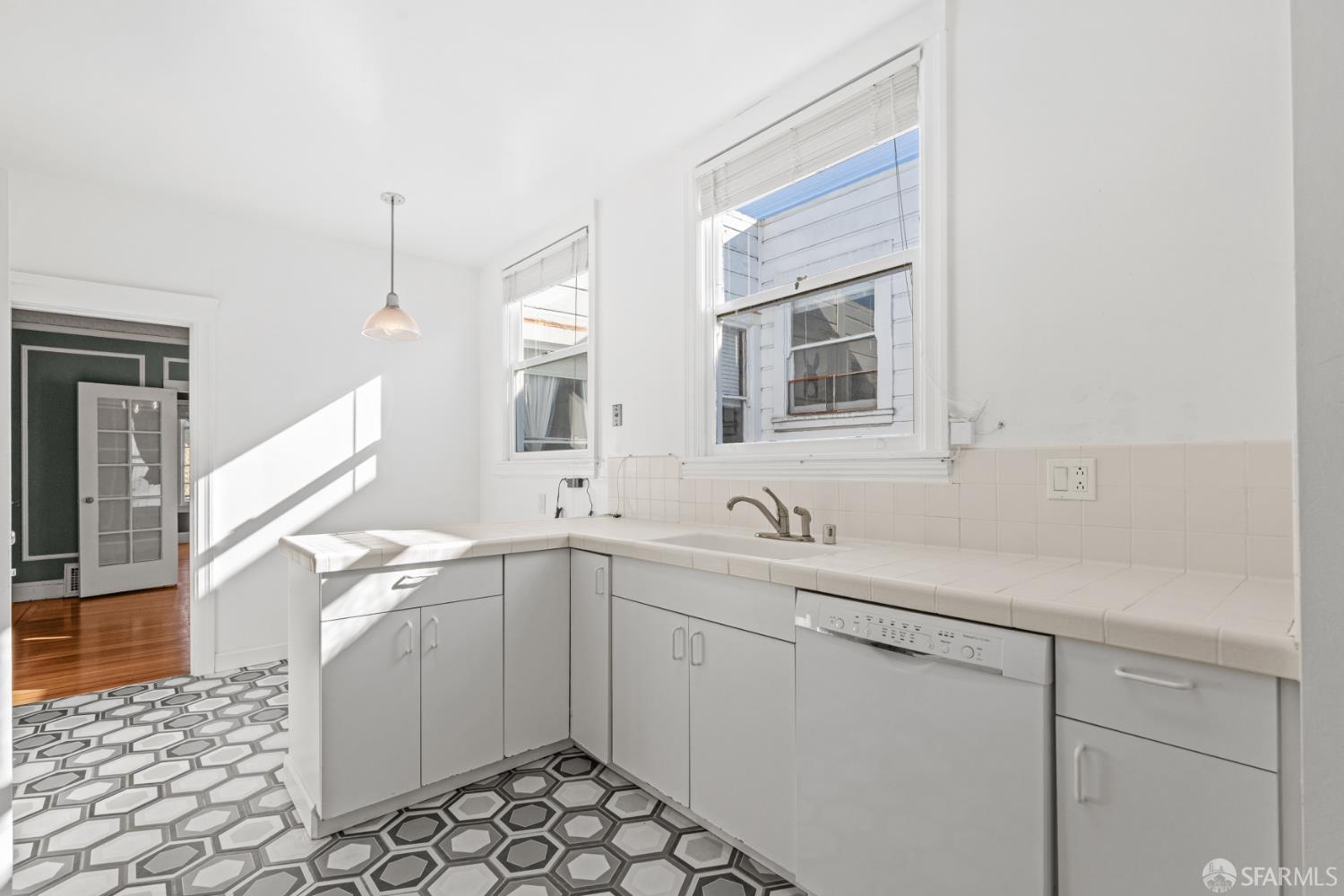 1523-1525 10th Avenue