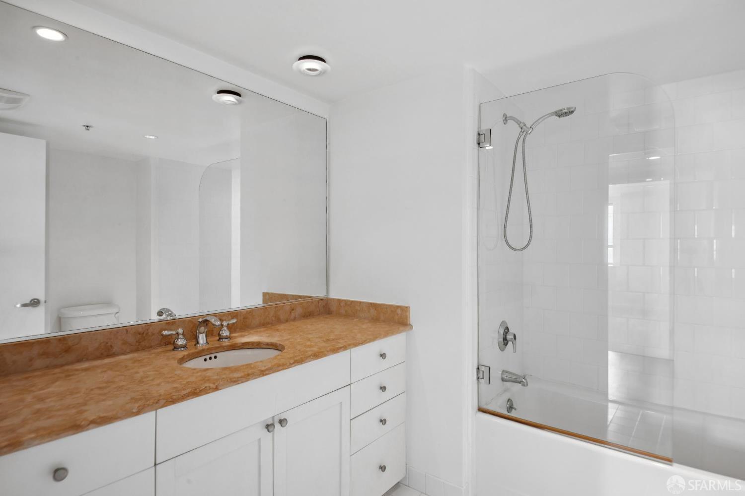 400 Beale Street # 907