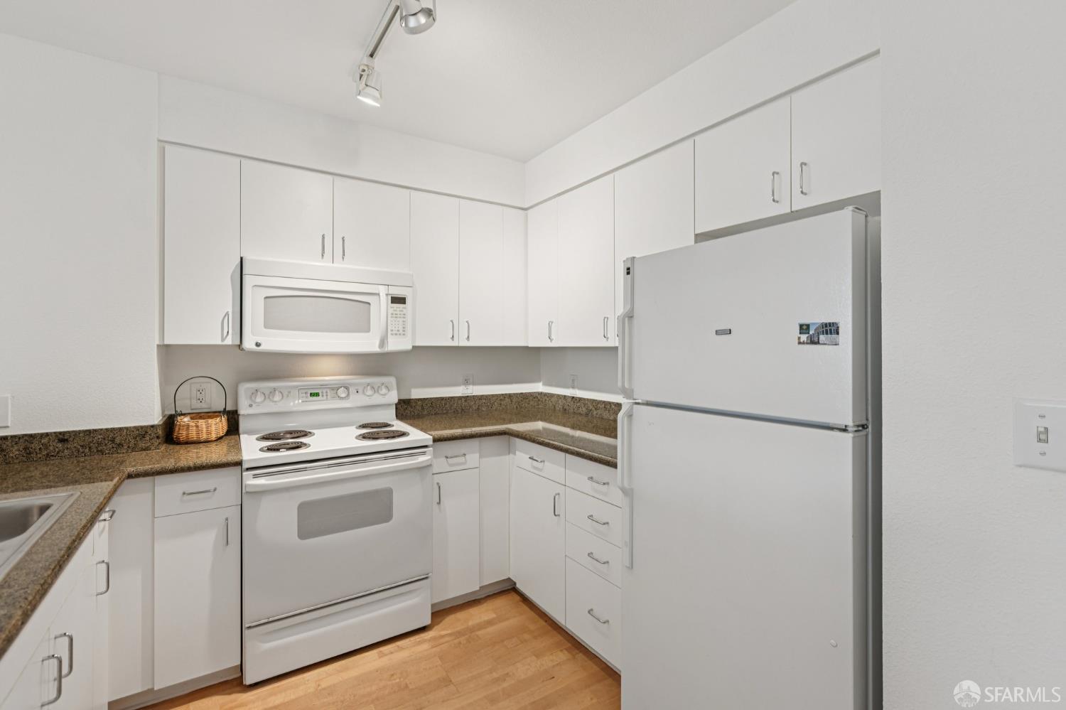 8300 Oceanview Terrace # 203