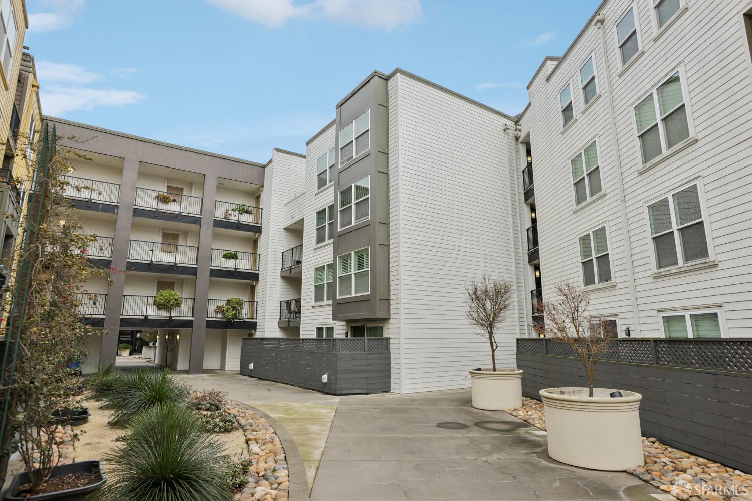 8300 Oceanview Terrace # 203