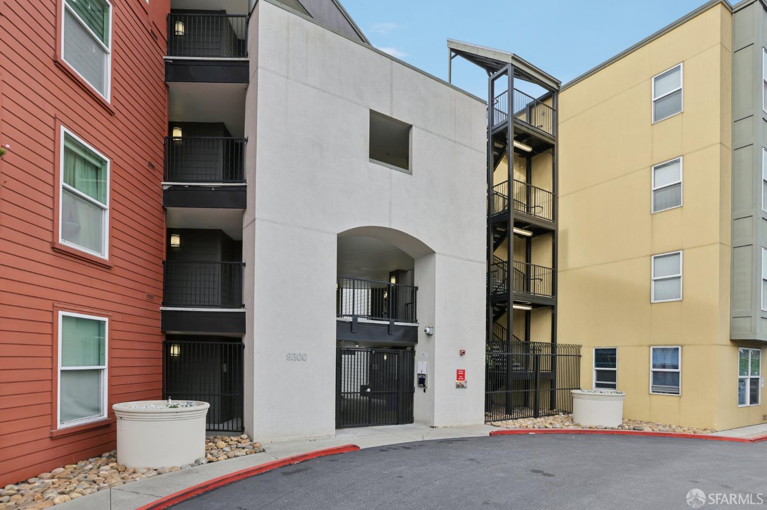 8300 Oceanview Terrace # 203