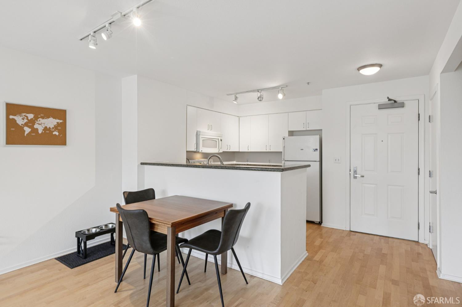 8300 Oceanview Terrace # 203