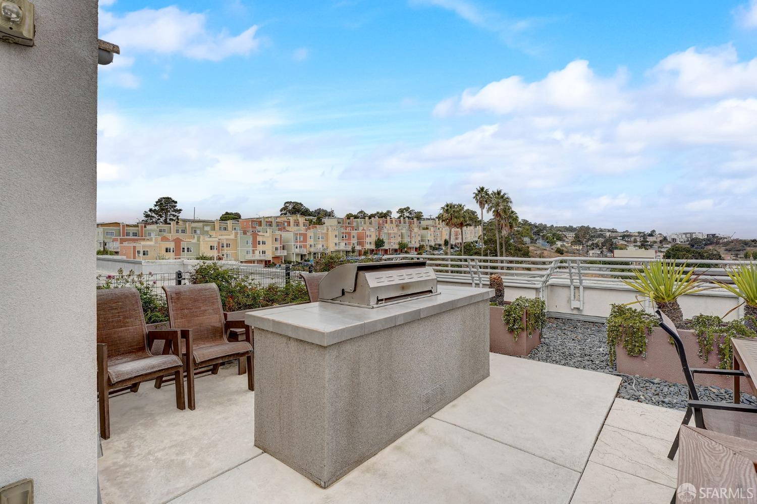 451 Donahue Street # 304