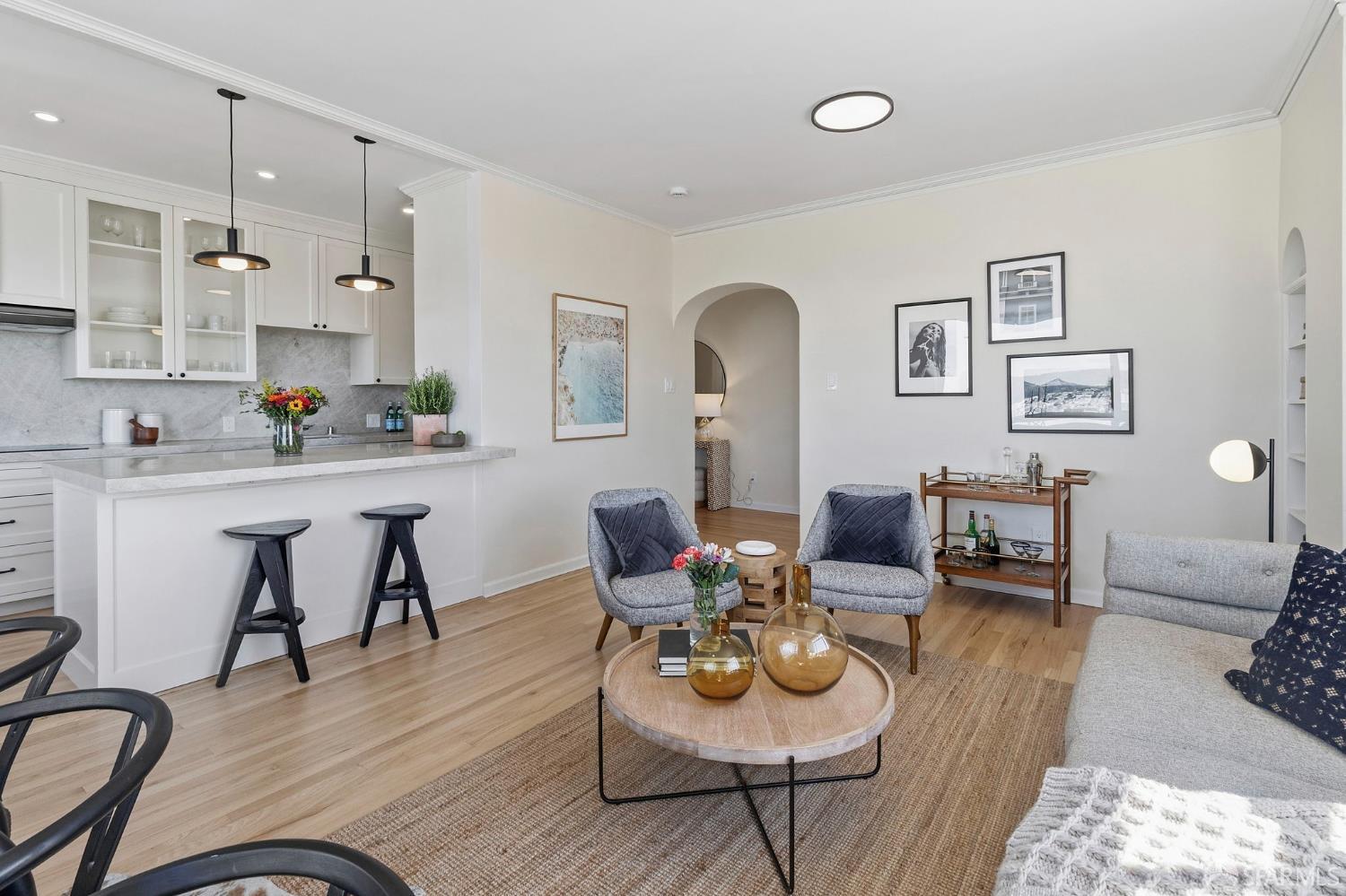 1101 Green Street # 601