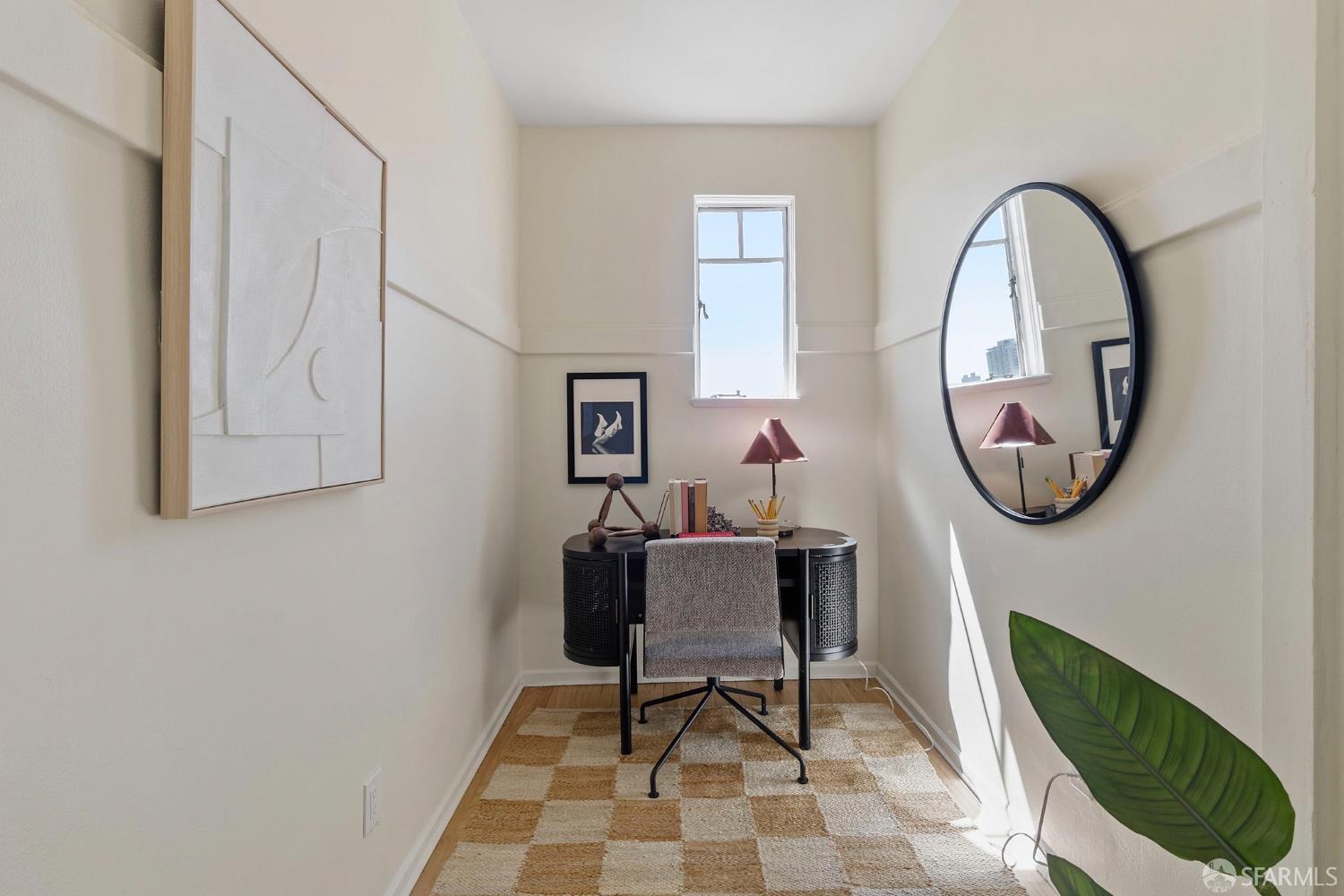 1101 Green Street # 601